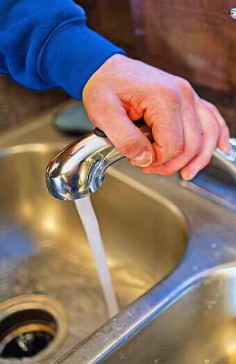 https://blockeddrainswestminster.com.au/uploads/2025/07/blocked-sink-48497.jpg