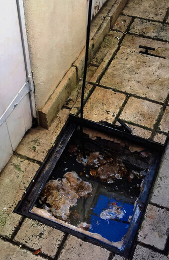 https://blockeddrainswestminster.com.au/uploads/2025/07/hero-blocked-sewers-14060.jpg