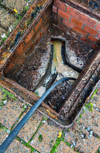 https://blockeddrainswestminster.com.au/uploads/2025/07/hero-blocked-sewers-67191.jpg